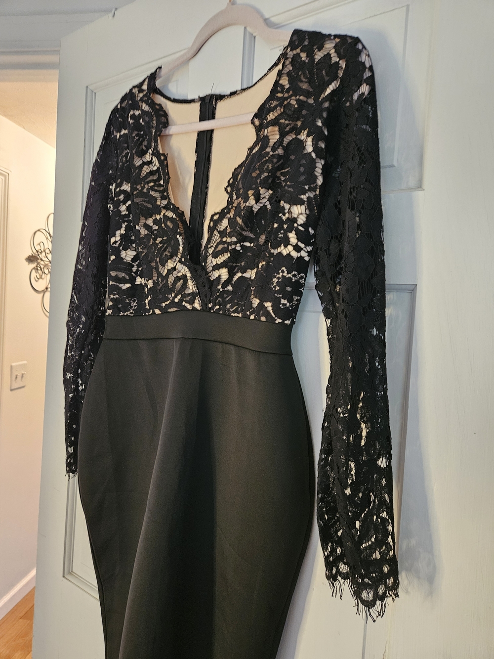 Elegant Black Lace-Top Women’s Dress.